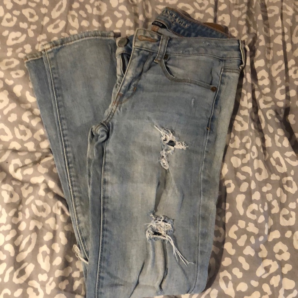 American eagle size 2 distressed jeans